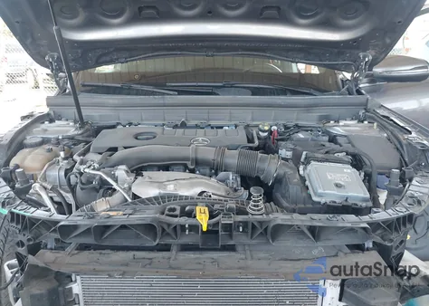 2020 Mercedes-Benz Glb 250 4Matic z USA, uszkodzony, nr VIN WDC4M4HBXLW007052